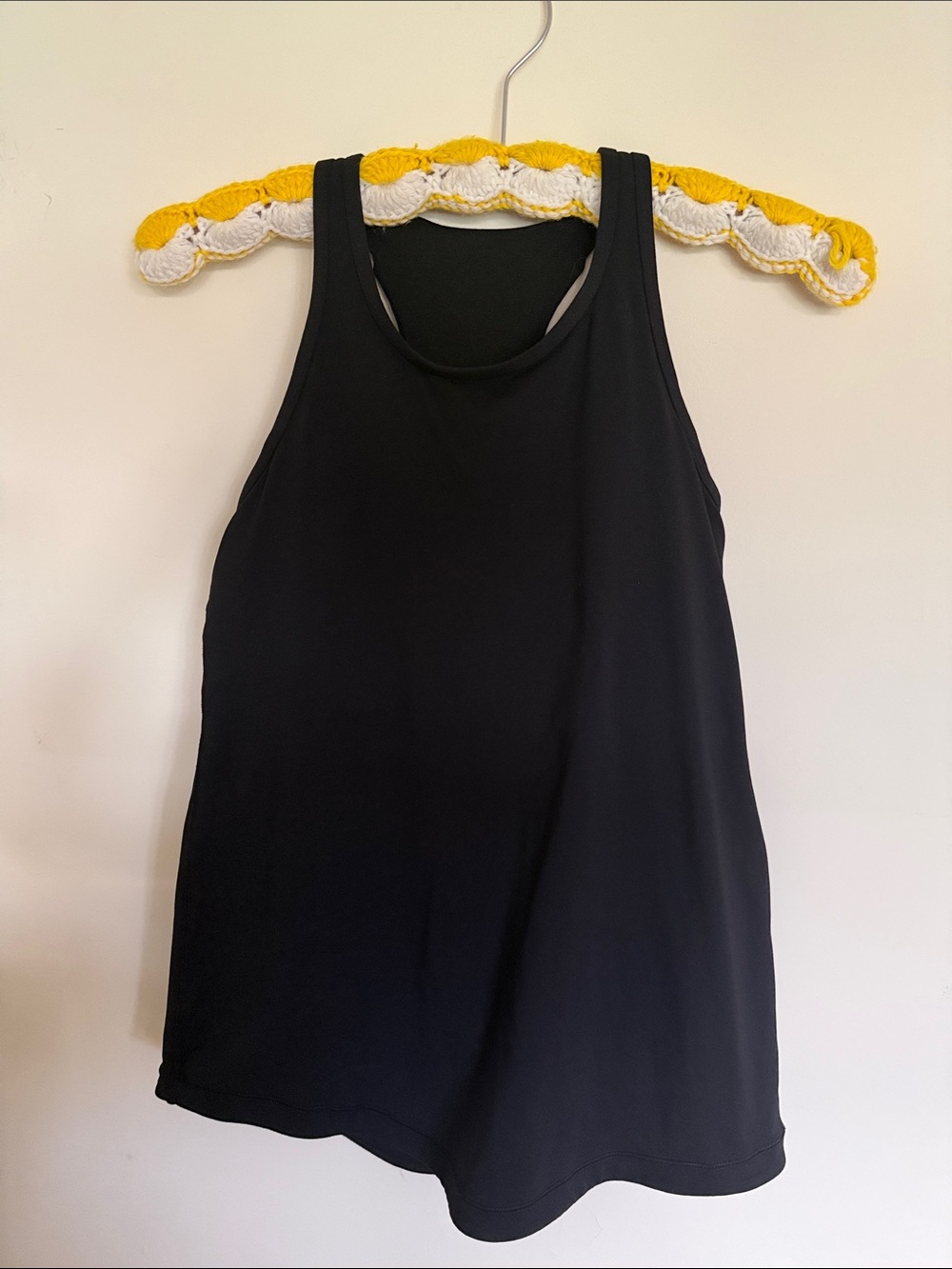 lululemon Black Racerback Final Lap Tank Size 8, Back Pocket for Phone/Storage